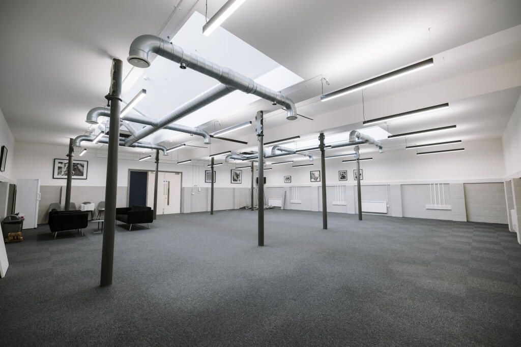 2000 sqft