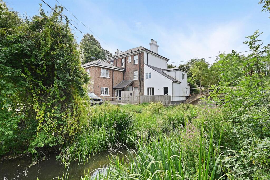 Main image of property: Buckland Road, Buckland, HP22