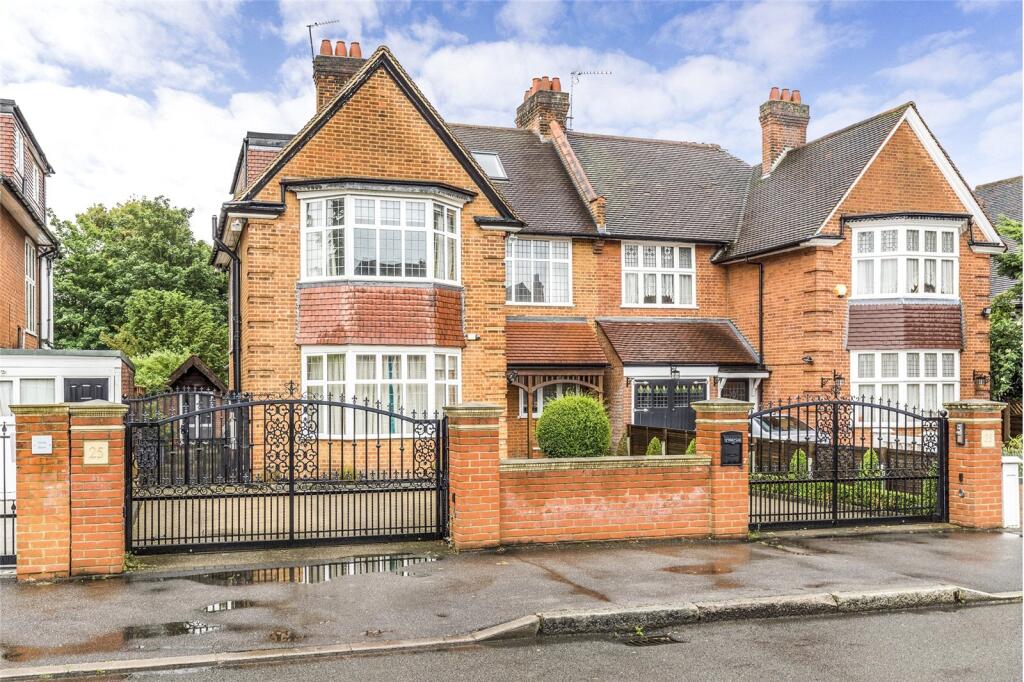Main image of property: Malford Grove, London, E18