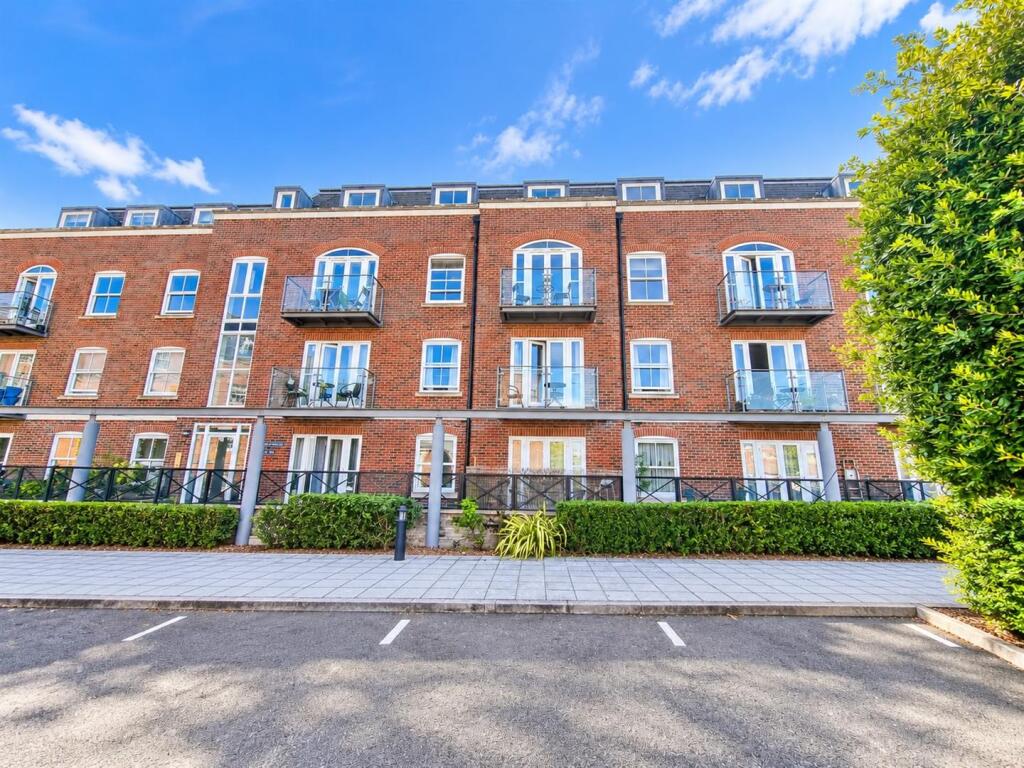 Main image of property: Salt Meat Lane, Clarence Marina, Gosport
