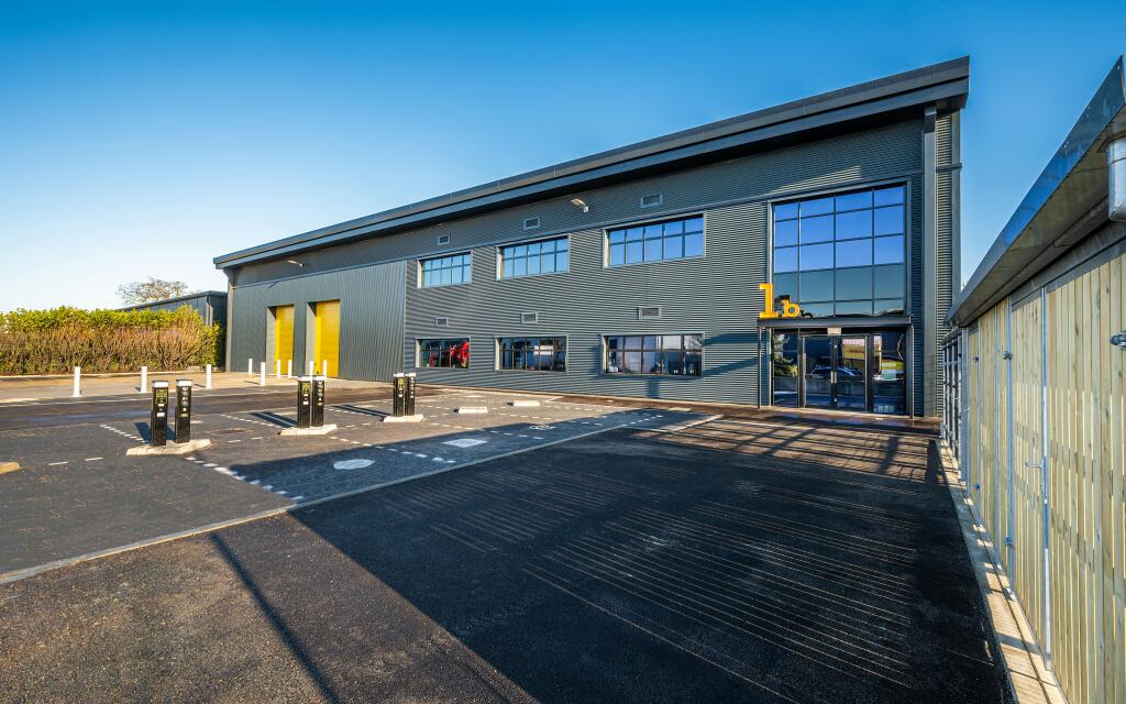 UNIT 1B WATCHMOOR POINT CAMBERLEY_012.jpg
