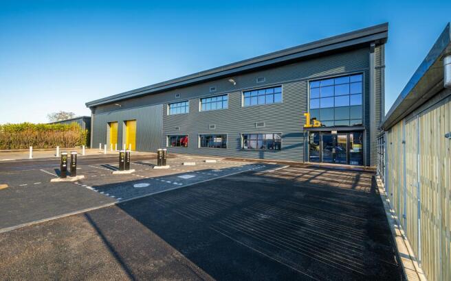 UNIT 1B WATCHMOOR POINT CAMBERLEY_012.jpg