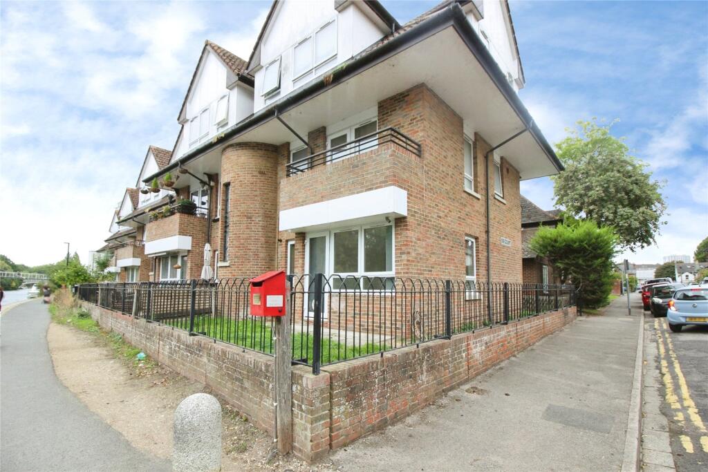 Main image of property: Isis Court, Reading, RG1