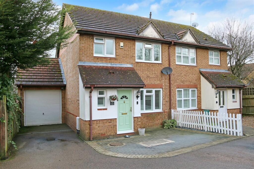 Main image of property: Hamblings Close, Shenley