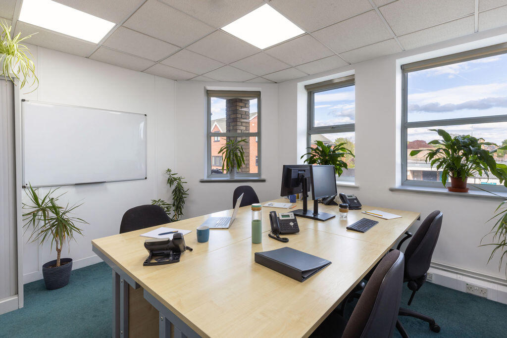 4 Person First Floor Office in Hitchin