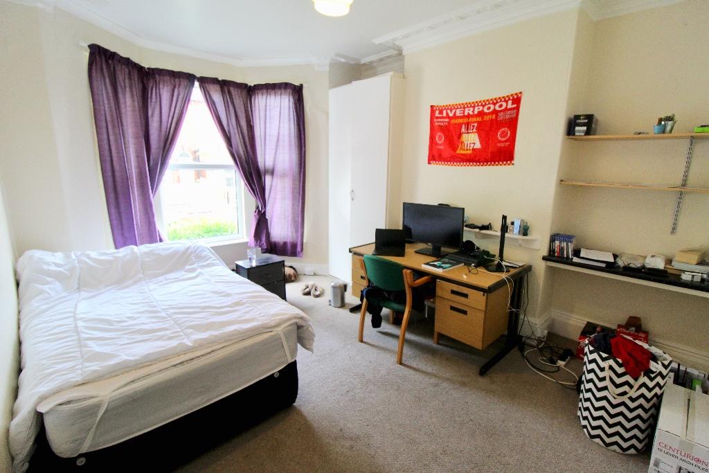 Main image of property: Delph Mount, Leeds, West Yorkshire, LS6
