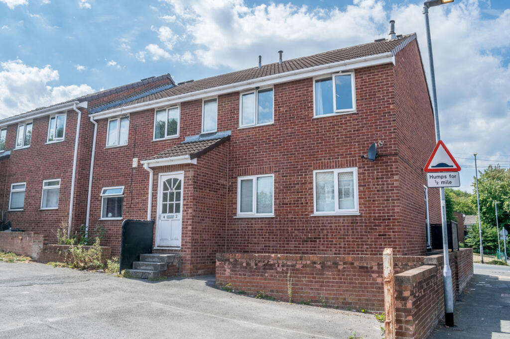 Main image of property: Lower Wortley, LS12