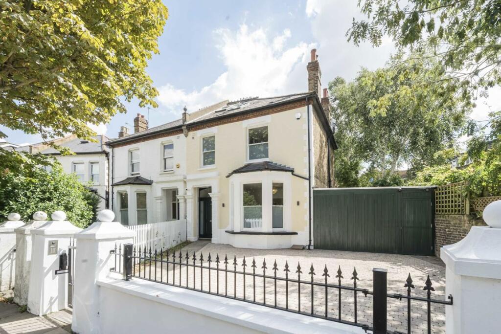 Main image of property: Heathfield Gardens, Chiswick
