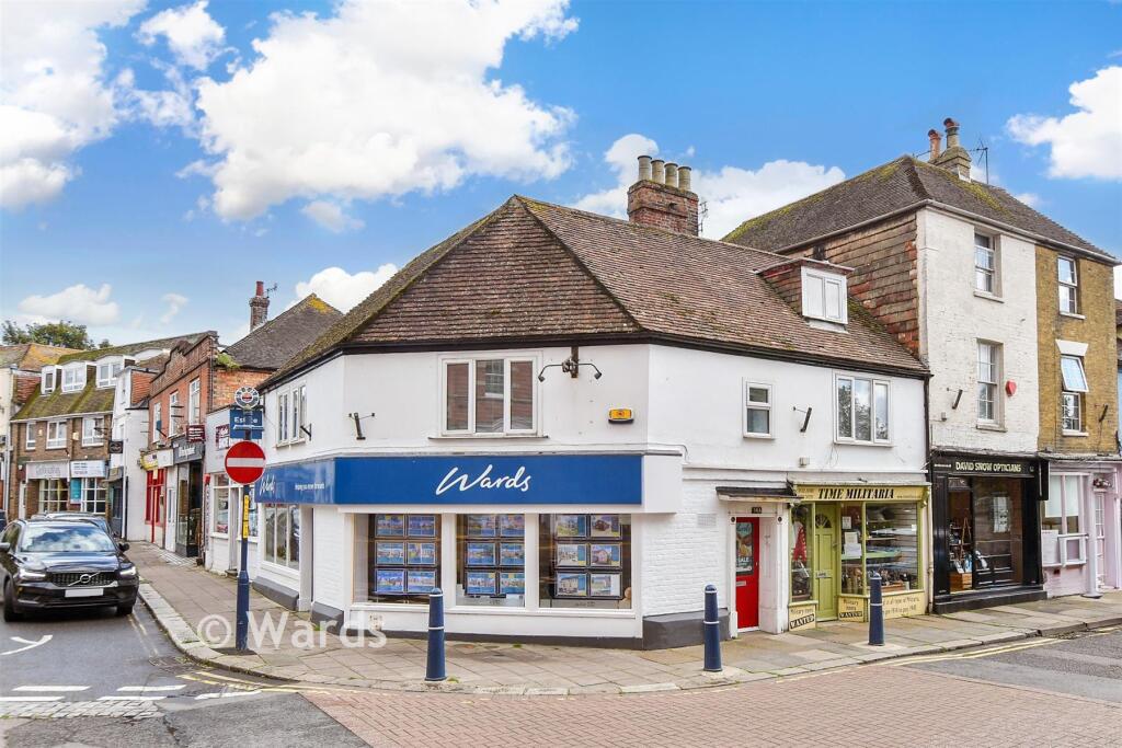 Main image of property: High Street, Hythe, Kent