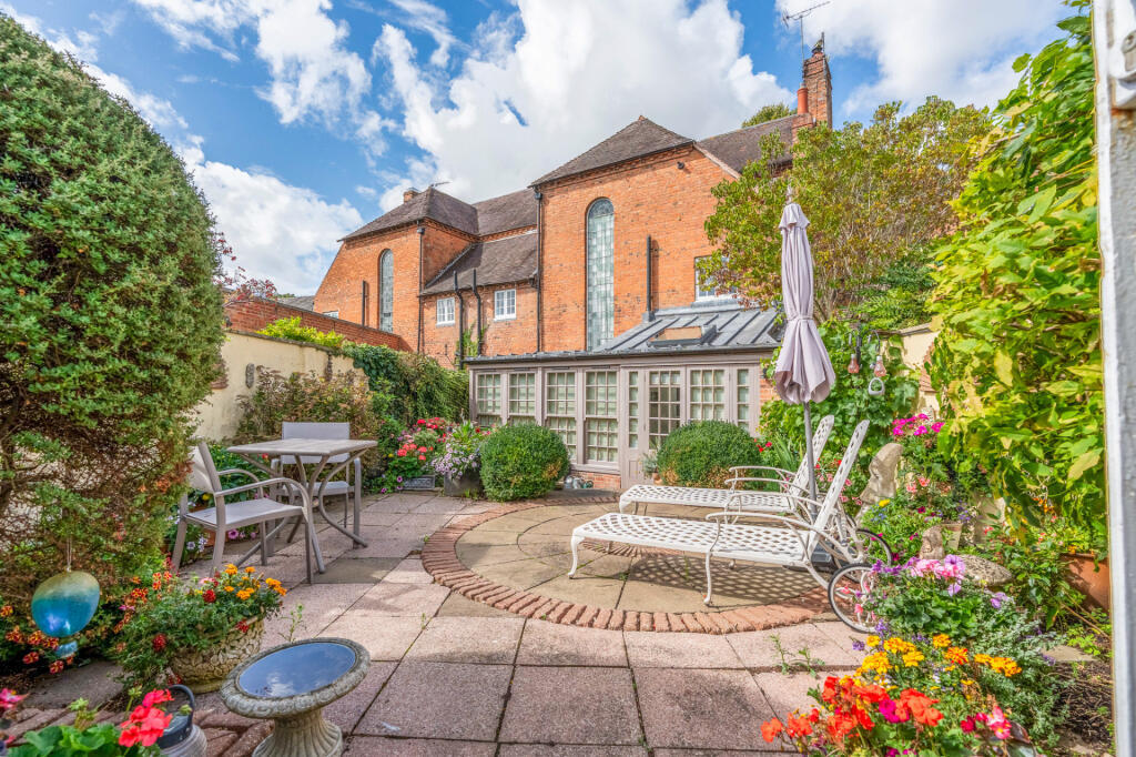 Main image of property: Cadogan House, 46 High Street, Feckenham B96 6HS