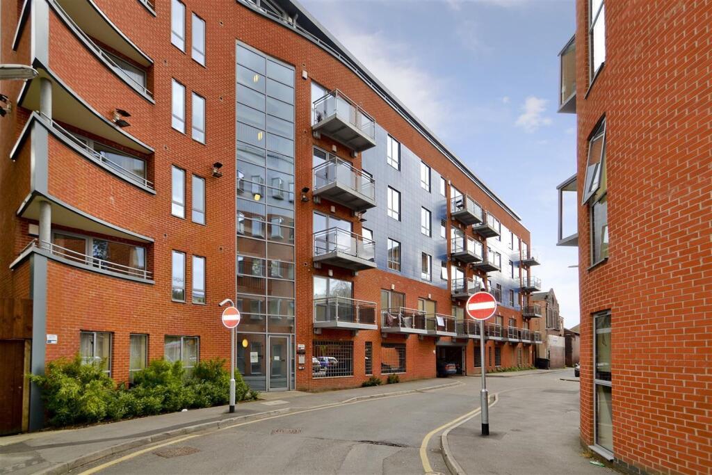 Main image of property: 22 Ahlux House, Leeds,