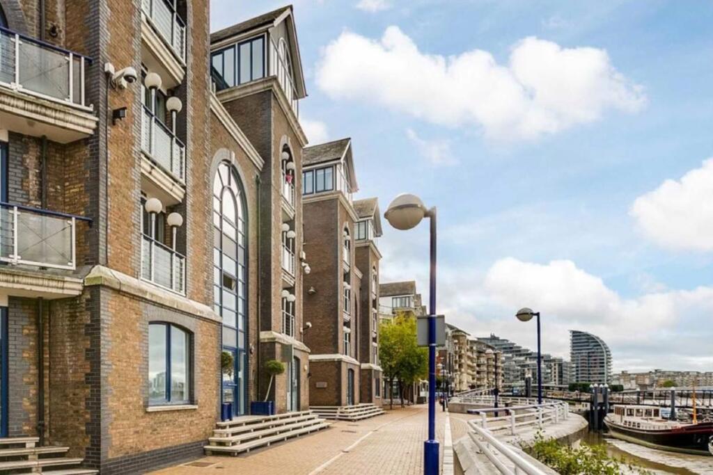 Main image of property: Clove Hitch Quay, Battersea