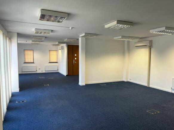 PHOTO 4  South Barn Cams Estate Fareham  internal.jpg