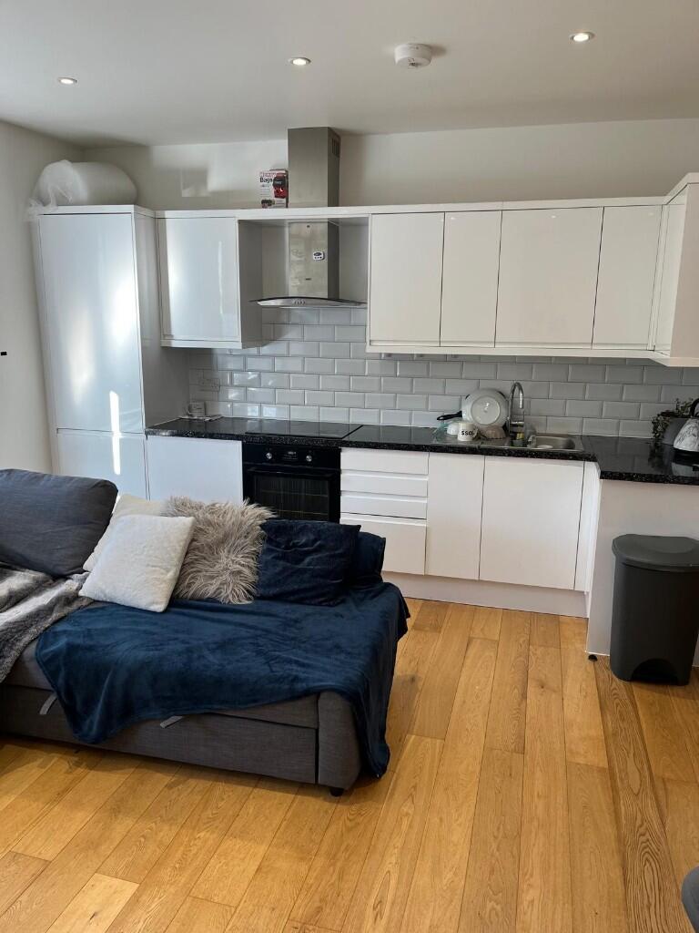 Main image of property: Brent Street, London, NW4