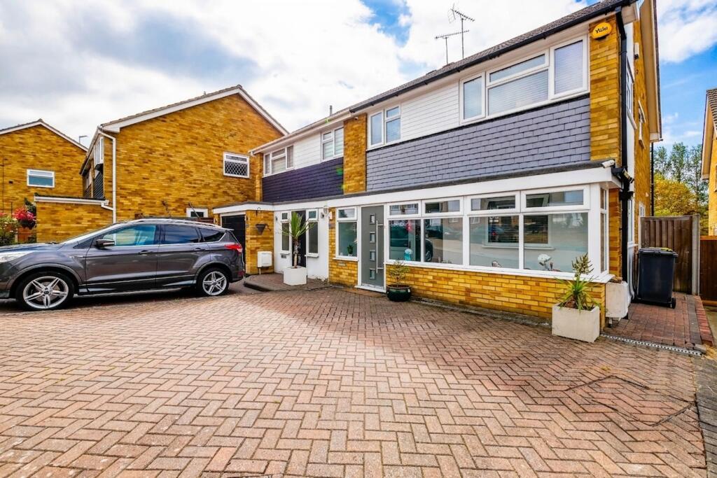 Main image of property: Weir Farm Road, Rayleigh, SS6