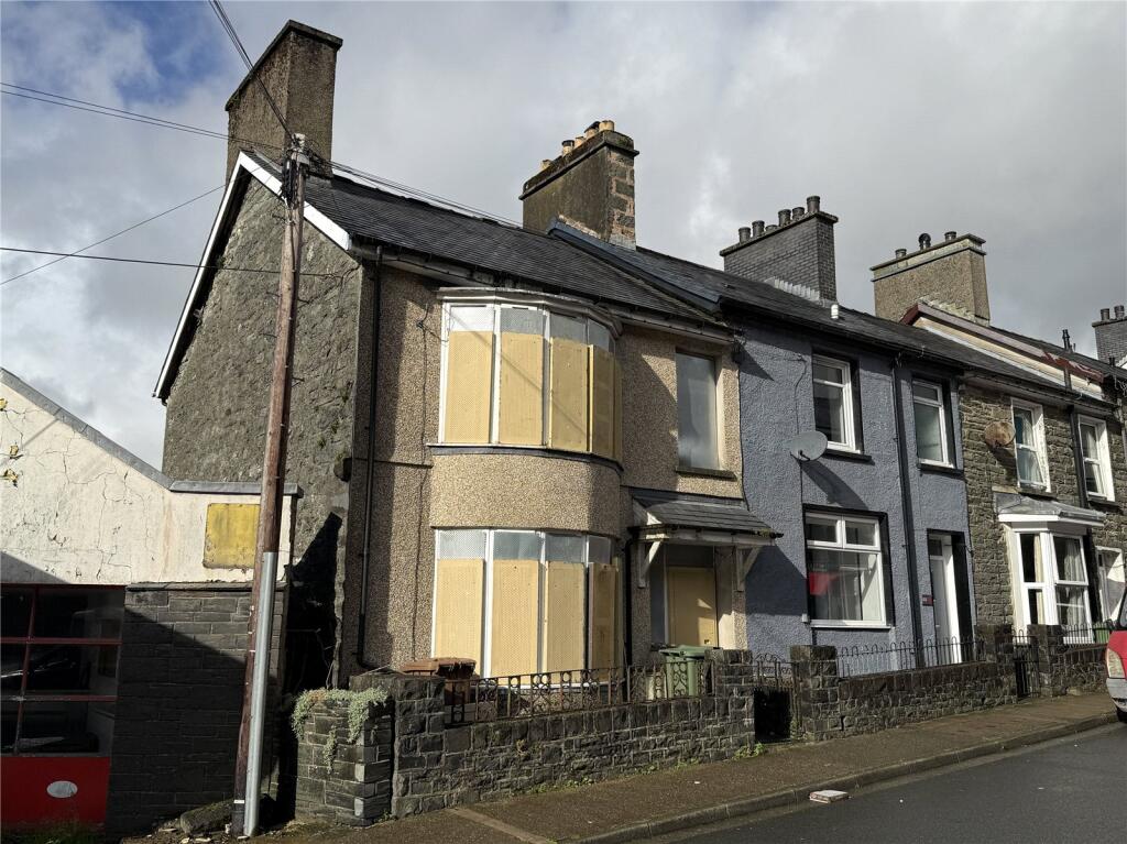 Main image of property: High Street, Blaenau Ffestiniog, Gwynedd, LL41