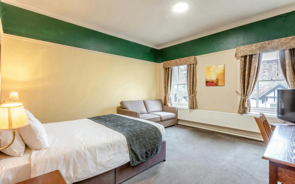 8685240-interior19.jpg