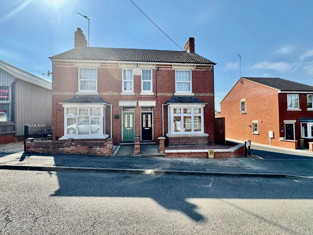 Main image of property: Park Road, Raunds, Wellingborough, NN9