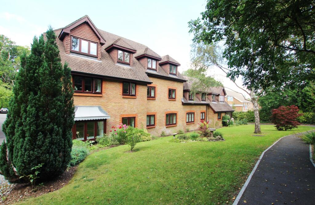 Main image of property: Langdown Firs Hythe Southampton WARDEN ASSISTED ONE BED APARTMENT OVER 55'S ONLY