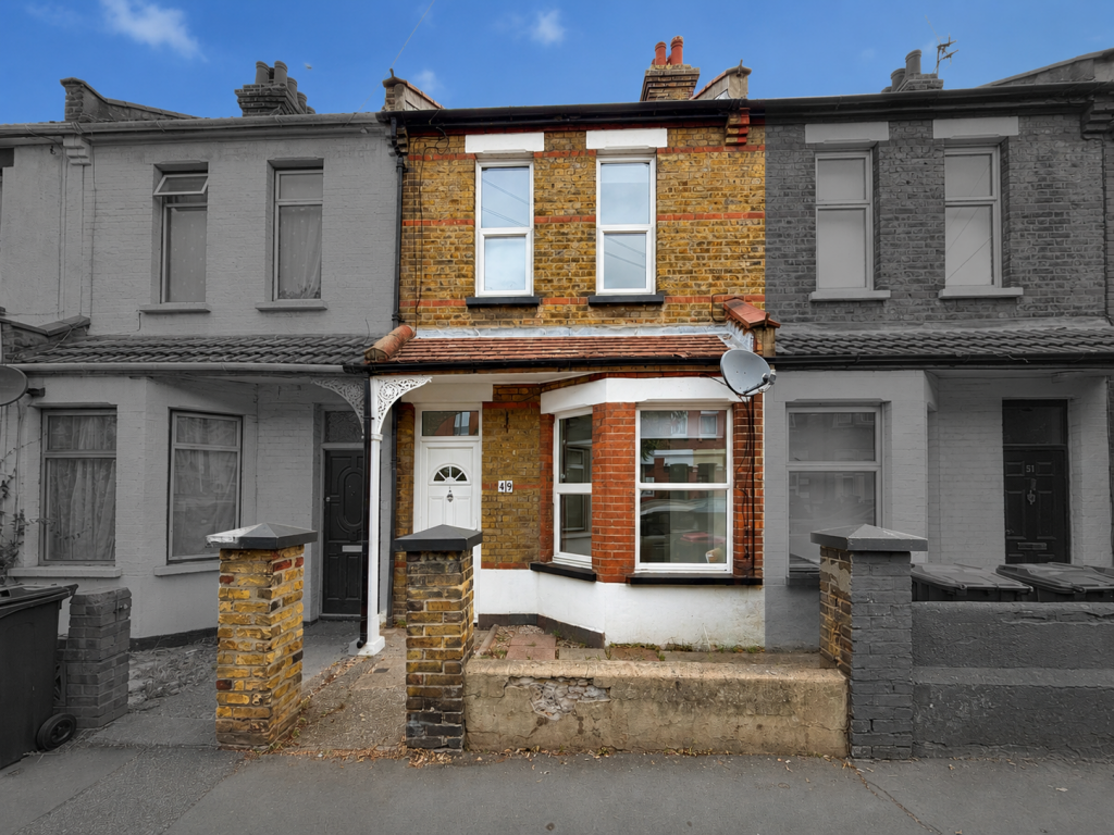 Main image of property: North Avenue, Southend-on-Sea, Essex