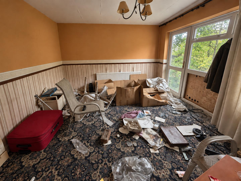Main image of property: Newbreak Close, Greenacres, Oldham