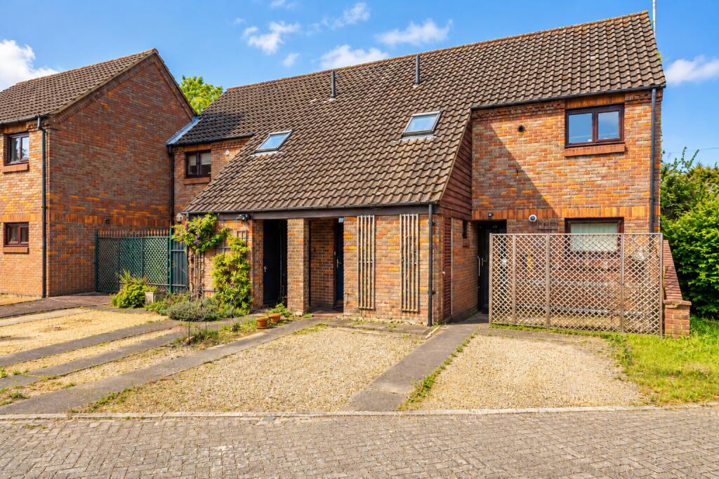 Main image of property: Blueberry Close, St. Albans, Hertfordshire, AL3