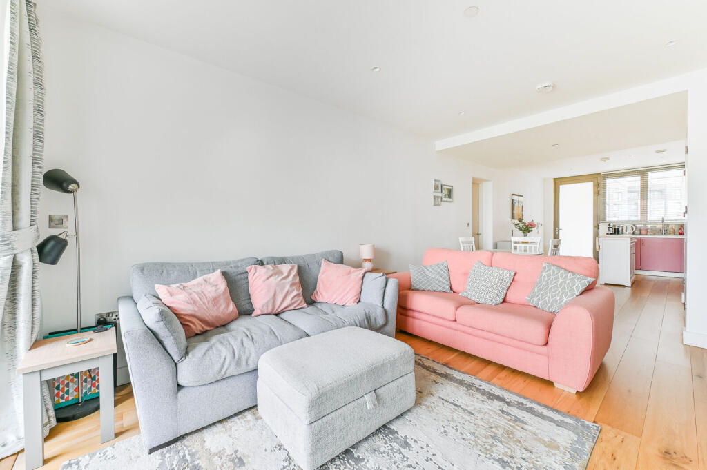 Main image of property: Caithness Walk, East Croydon, Croydon, CR0