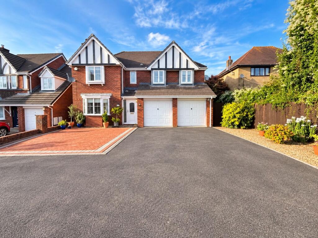 Main image of property: Pontllanfraith, Blackwood, NP12