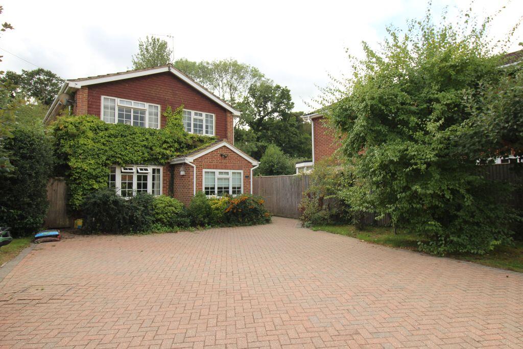 Main image of property: Well Close, Leigh