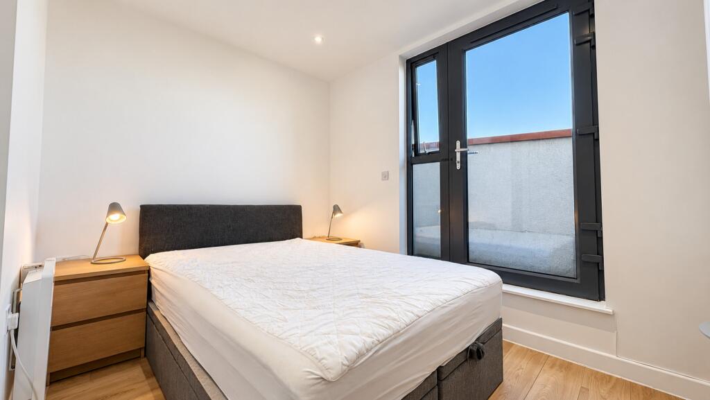 Main image of property: Waleorde road, Southwark, SE17 1GG