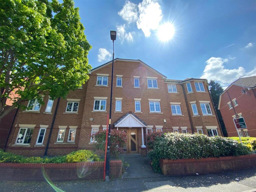 Main image of property: Chelsfield Grove, Manchester