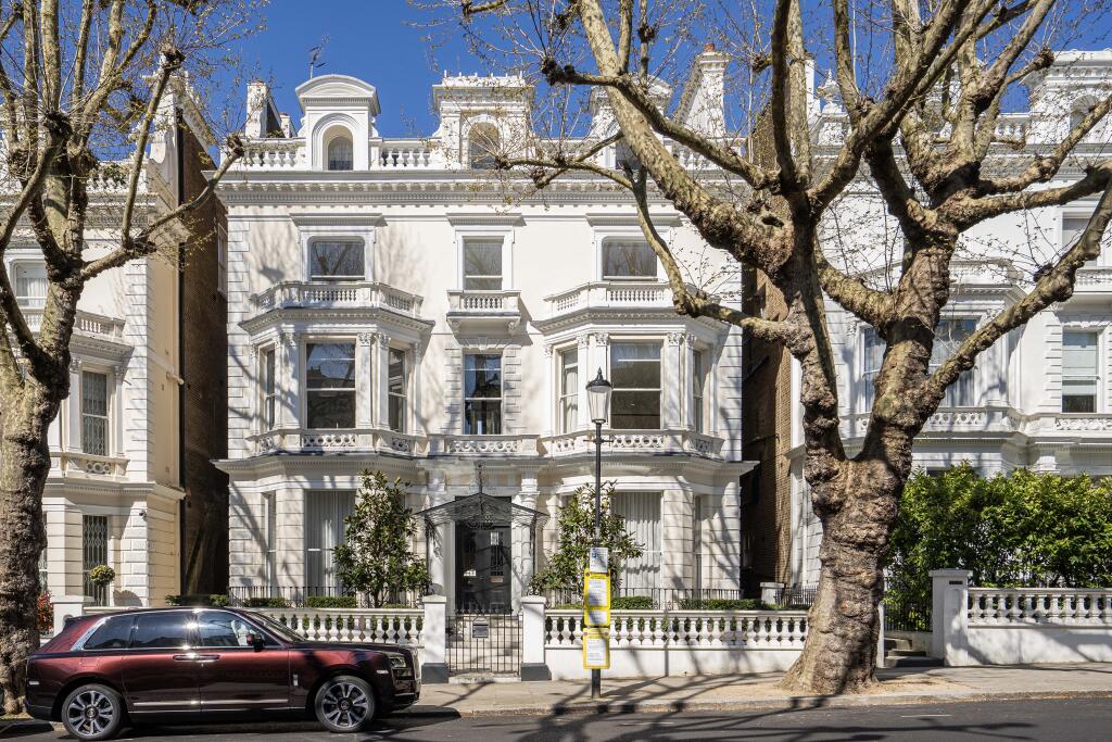 Main image of property: Holland Park, Kensington And Chelsea, London