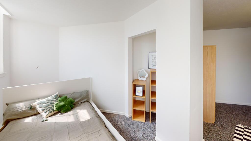 Main image of property: Studio, Borden Court, Student & Young Professionals