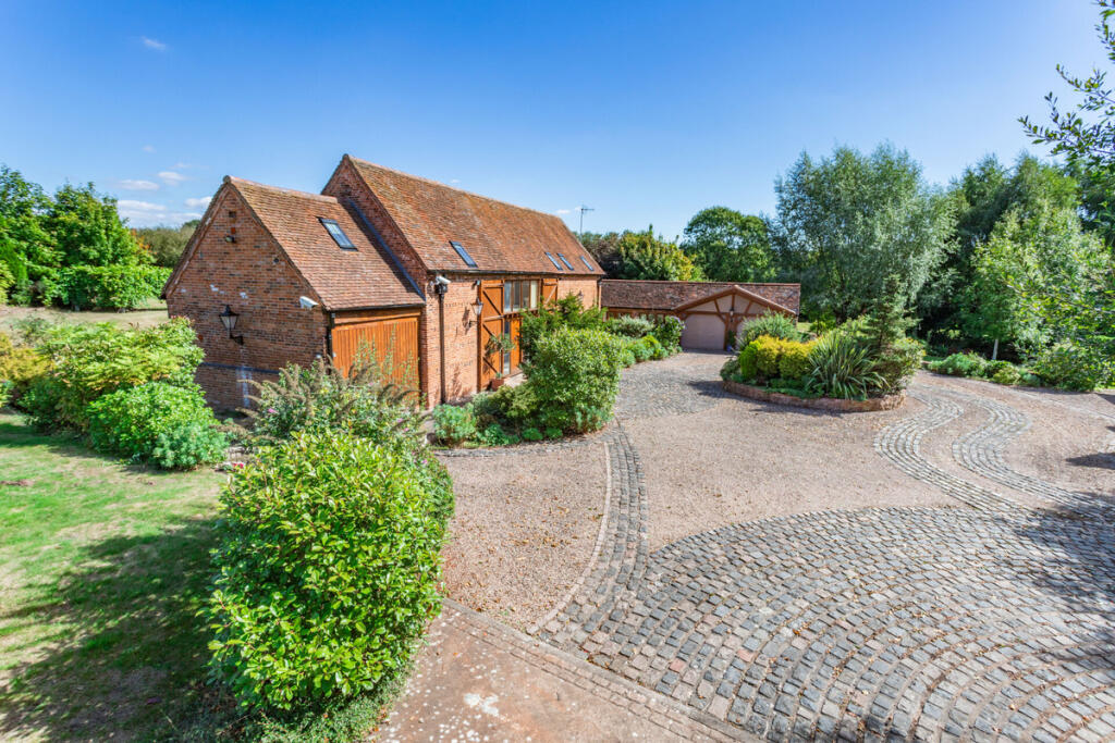 Main image of property: Swan Lane, Wildmoor, Bromsgrove Worcestershire B61 0BU