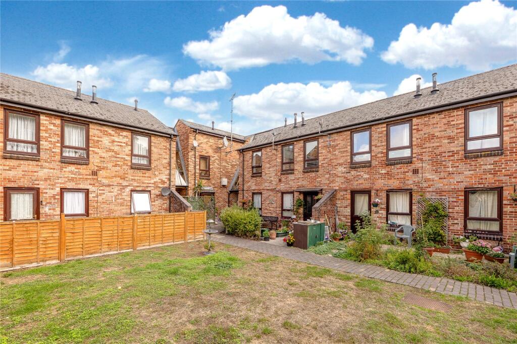 Main image of property: Church Street, Didcot, Oxfordshire, OX11