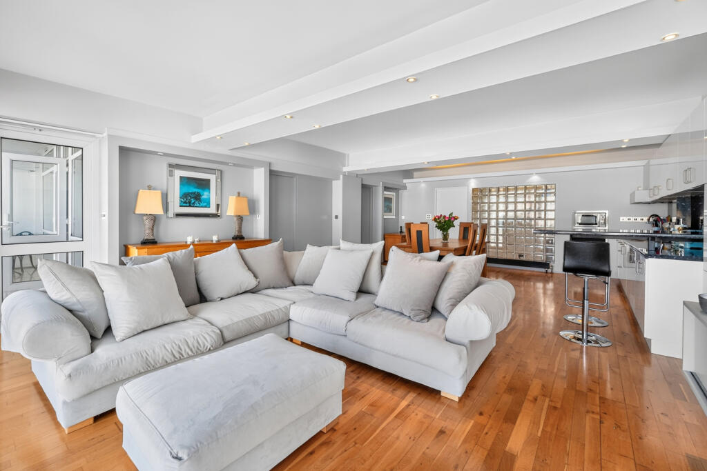 Main image of property: Royal Oak Yard, London, SE1