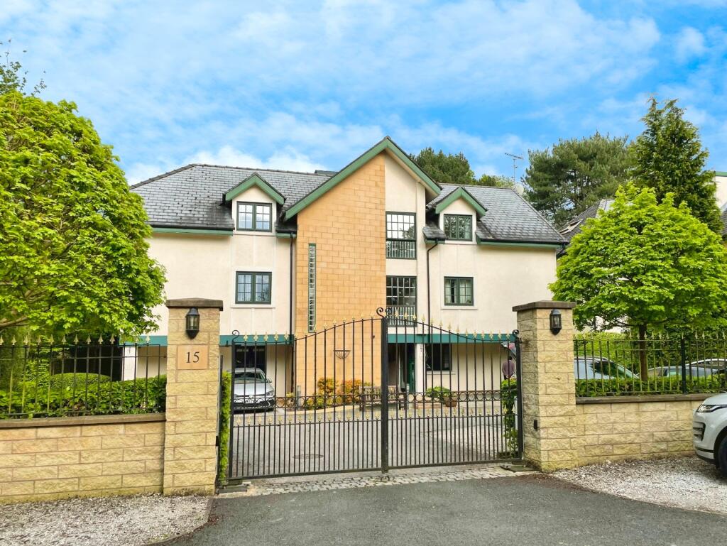 Main image of property: Apartment 6, 15 Heath Road, Hale, Cheshire, WA14