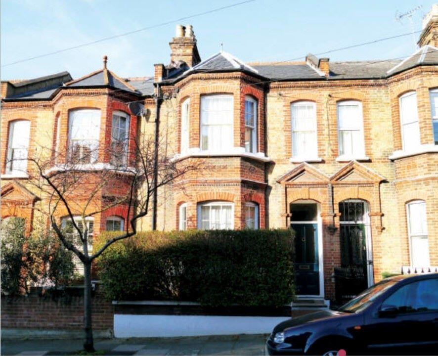 Main image of property: 47B Iveley Road, London, Lambeth, SW4 0EN