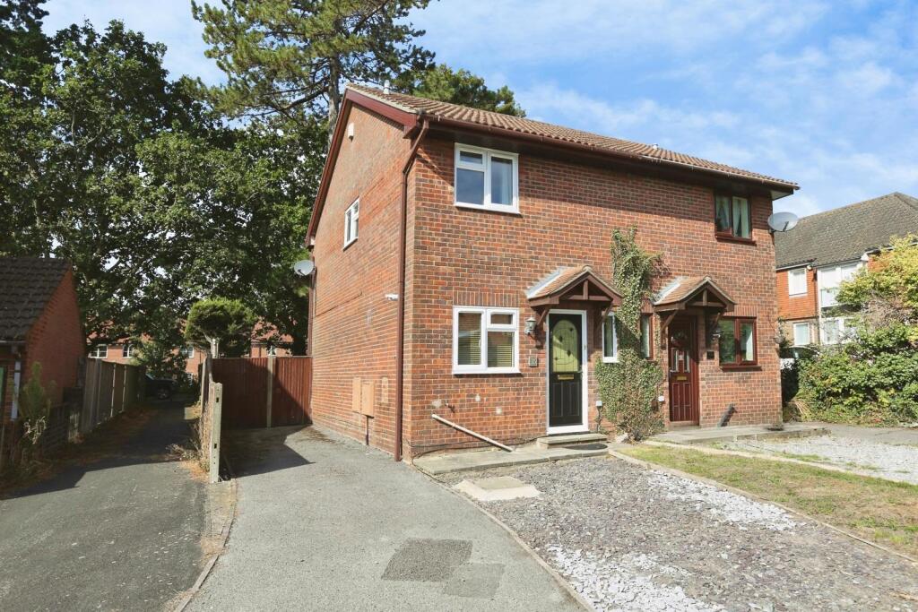 Main image of property: Woolwich Close, Bursledon, Southampton, Hampshire, SO31