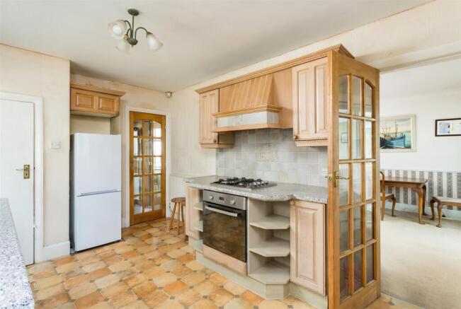 13 Tredgold Avenue-13_AI_EDIT.jpg