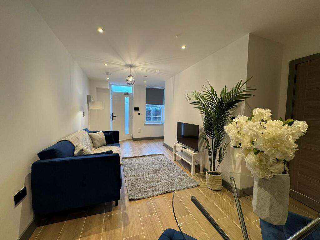 Main image of property: Avenir Court, Ballards Lane, N12