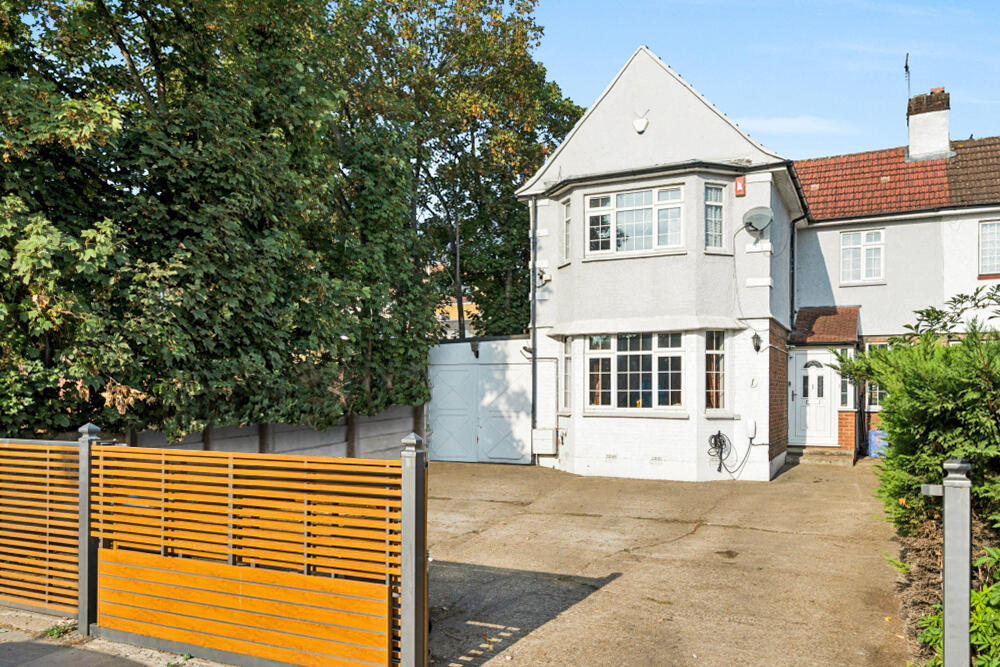 Main image of property: Birchen Grove, Kingsbury, NW9