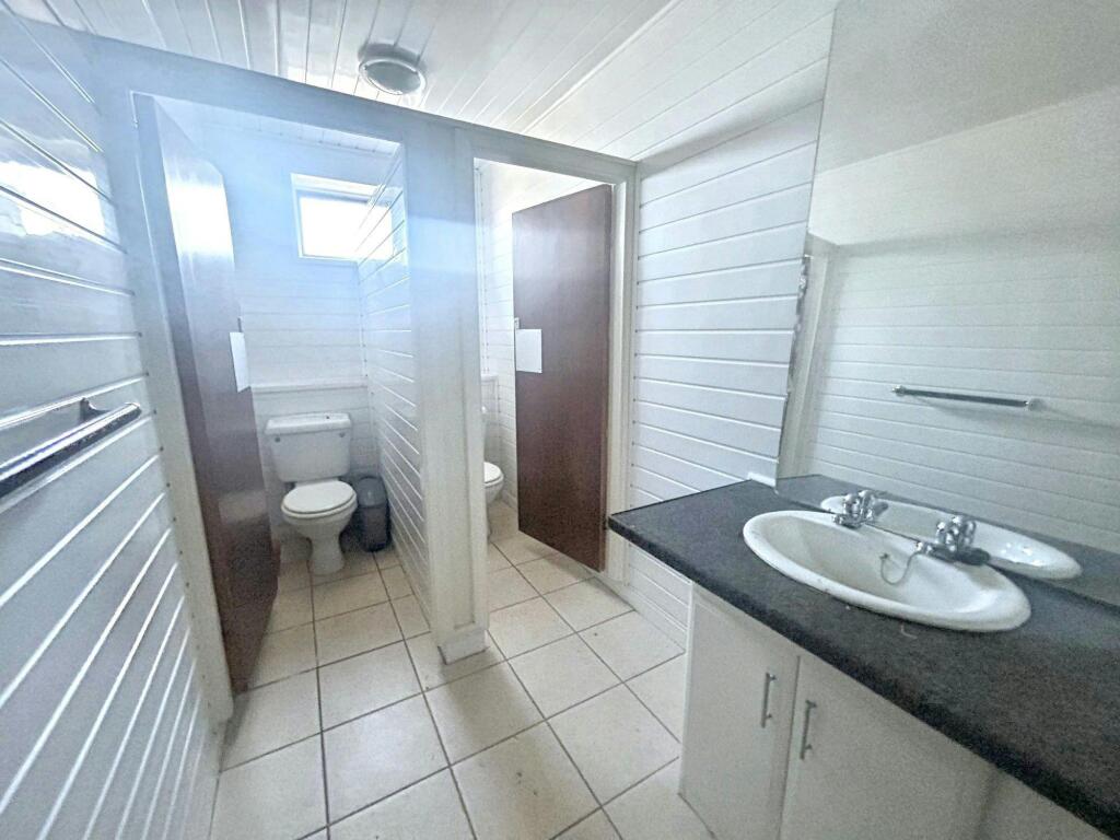 2400649.jpg