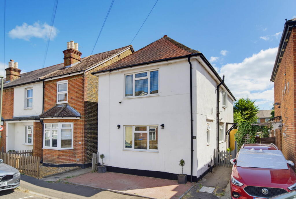 Main image of property: Chertsey Road, Byfleet, KT14