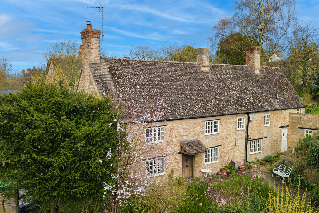 Main image of property: Buckingham Cottage, Aynho, OX17
