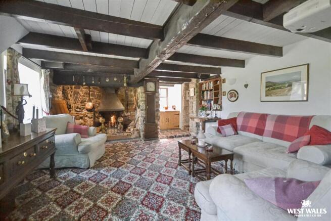 Main House Lounge