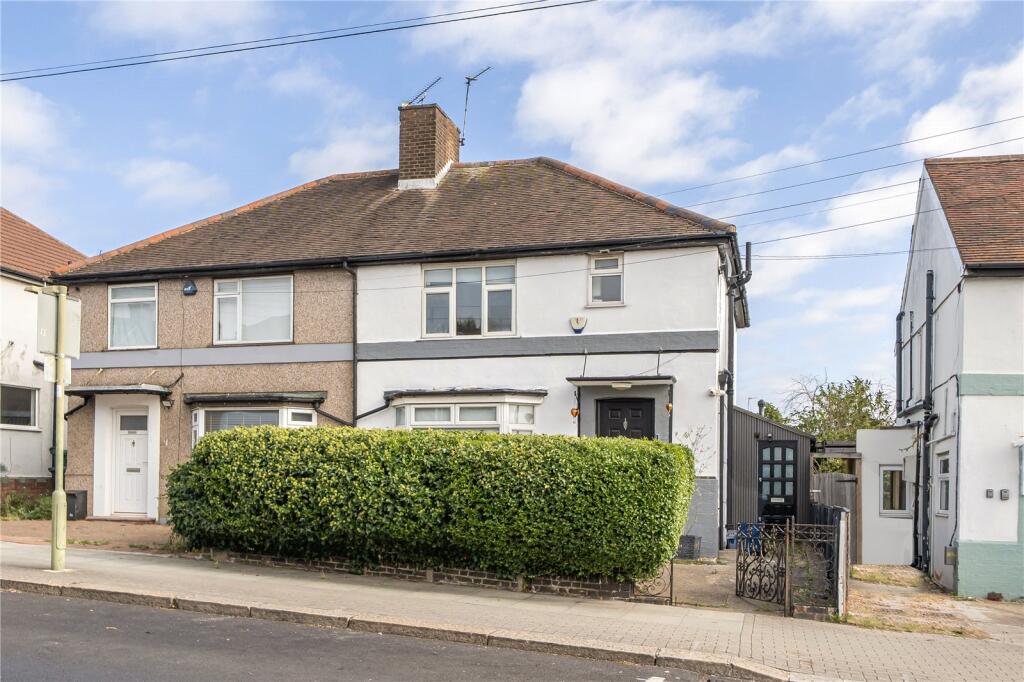 Main image of property: Oakleigh Road North, London, N20