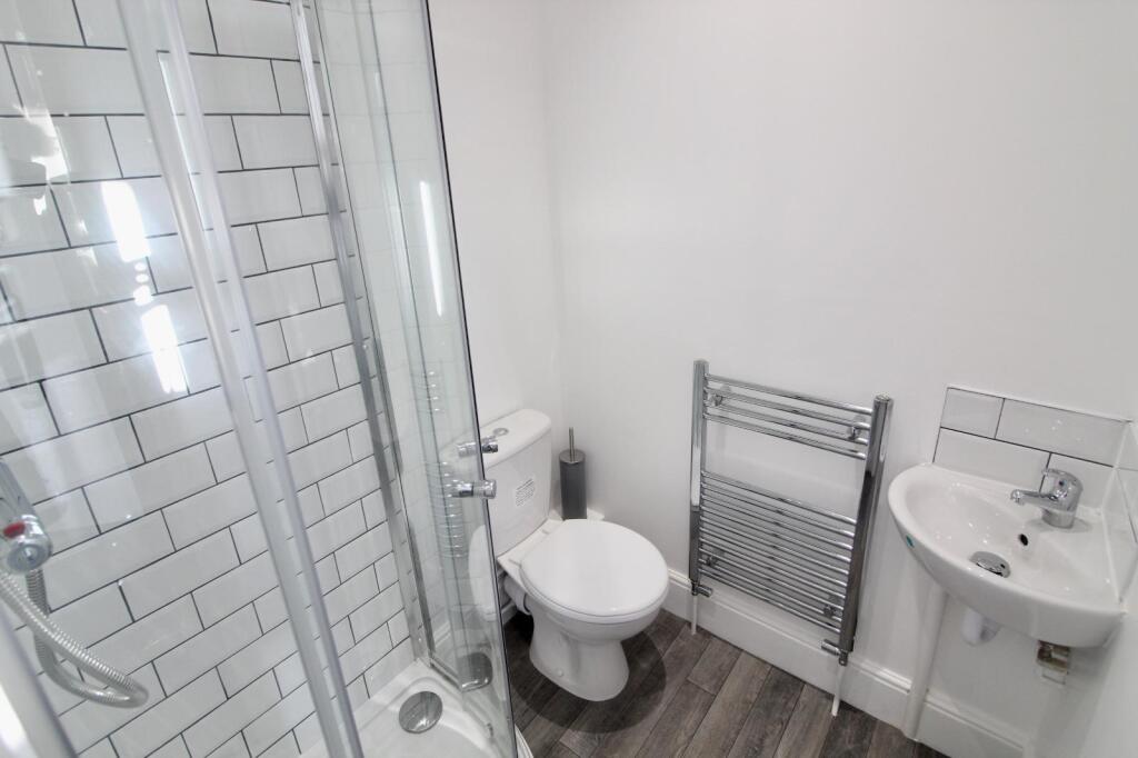 Main image of property: 45 Toothill Road, Room 5