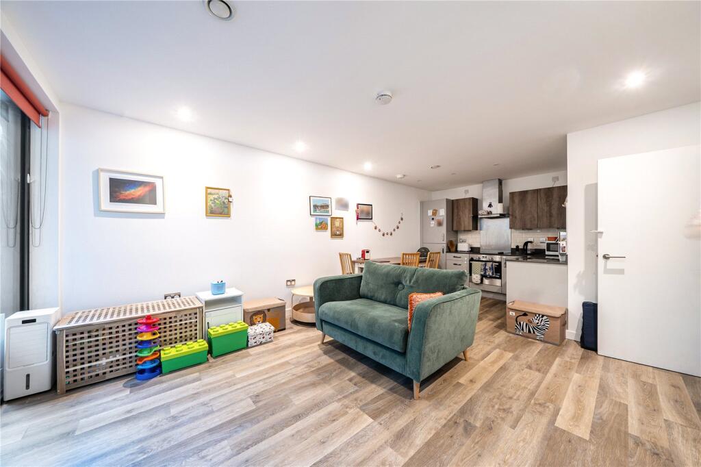 Main image of property: Hawthorne Crescent, Greenwich