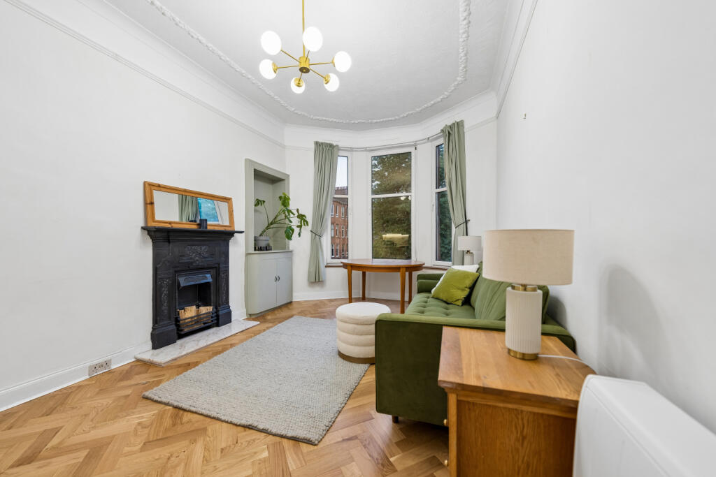 Main image of property: 76 Springhill Gardens, Flat 2/1, Shawlands, Glasgow, G41